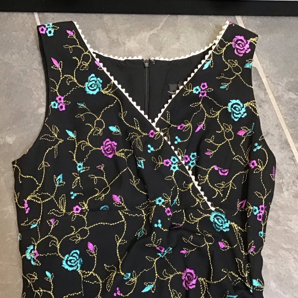 Vintage 90s Nicole Miller Floral Midi Embroidered Lace V-Neck Black Dress Size 8 - Picture 13 of 16